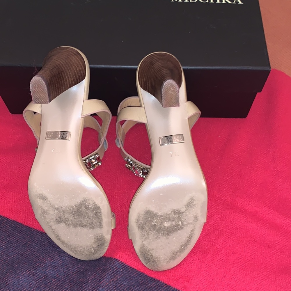 CHIC BADGLEY MISCHKA HEELS - Picture 5 of 7